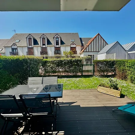Апартаменты Le Calme Marin Avec Jardin A 150m De La *